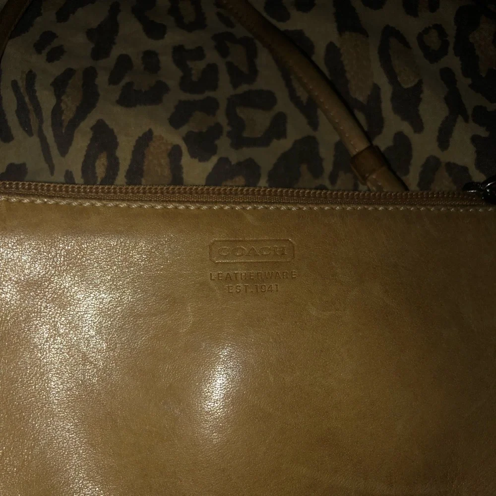 Vintage Coach tan genuine leather wristlet